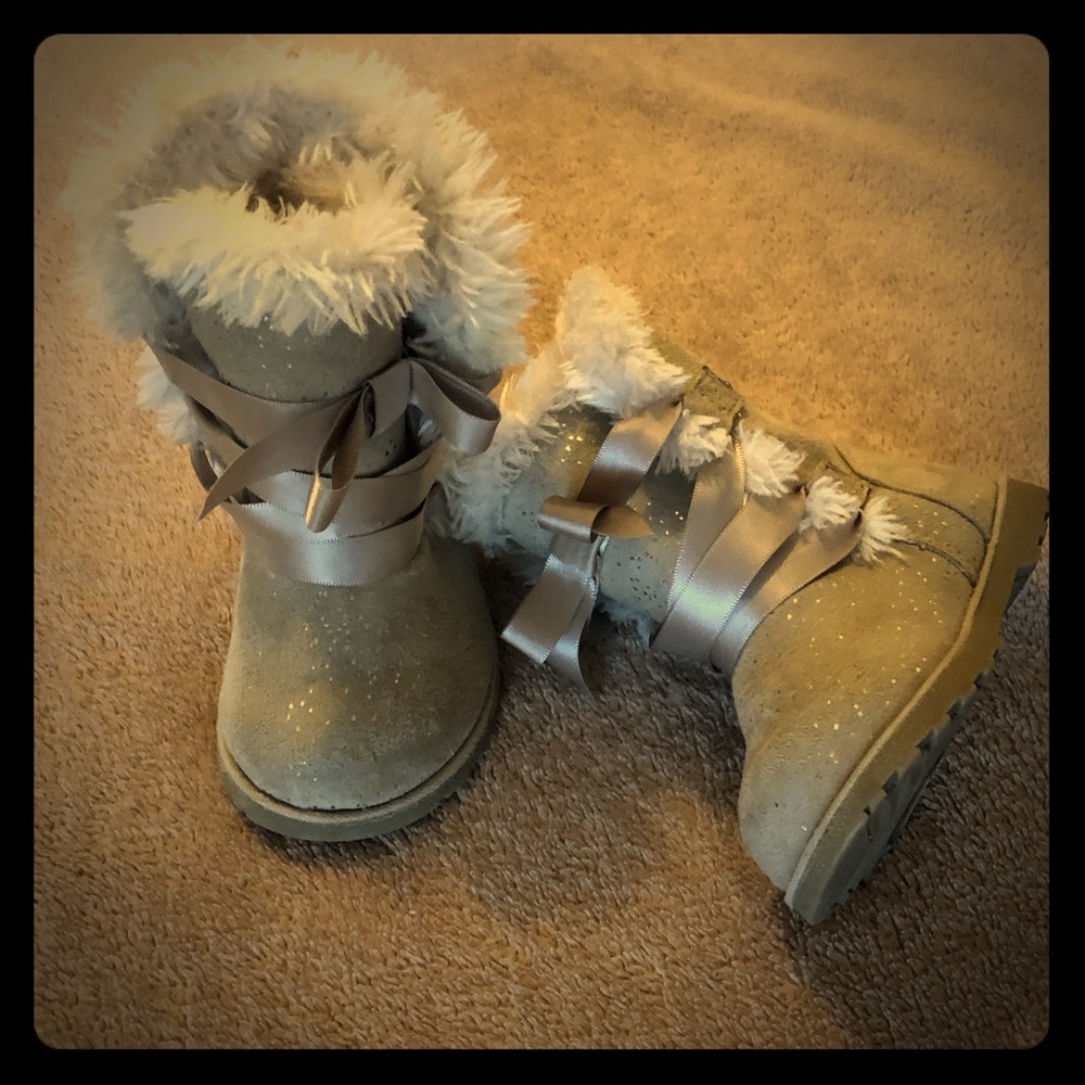 Baby girl fuzzy boots
